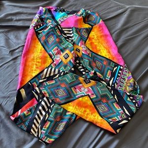 Buttery soft liquidoactive leggings size M.